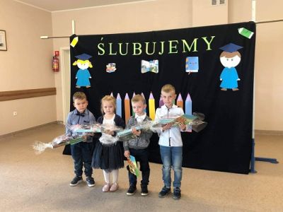 Ślubowanie klas I i pasowanie na przedszkolaka